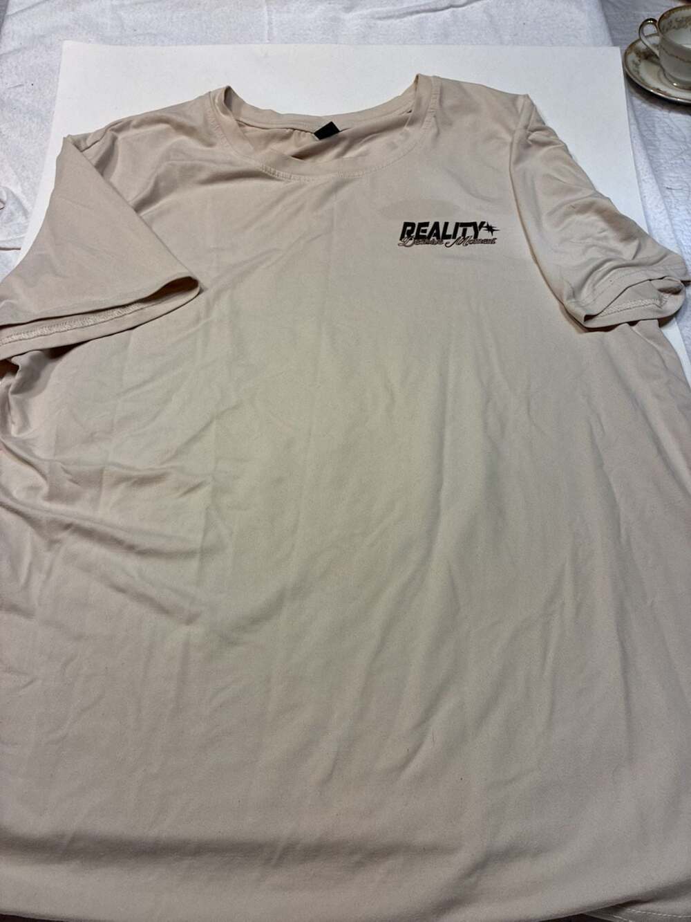ROMWE Men's 'Reality Decisive Moment' Graphic Short Sleeve T-Shirt - Beige